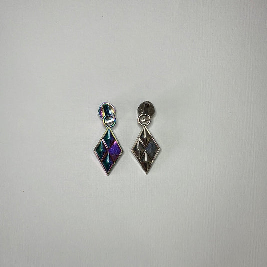 Diamond zipper pulls