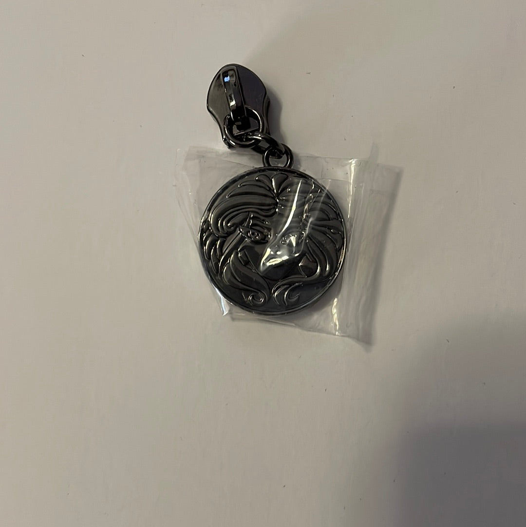 Madame Leota Zipper pull